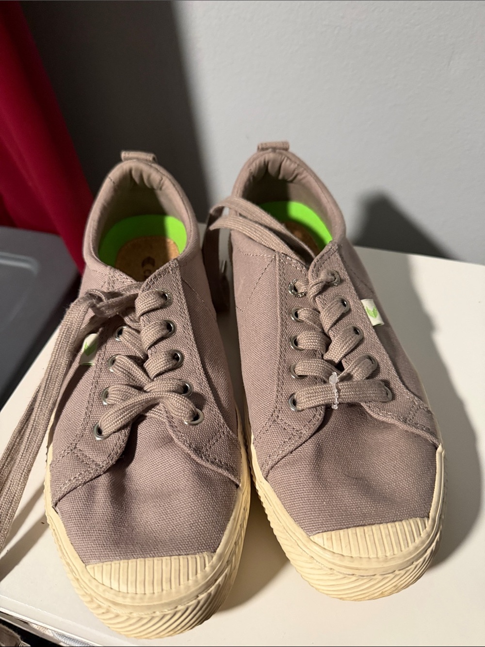 Cariuma Casual Canvas Sneakers in Taupe